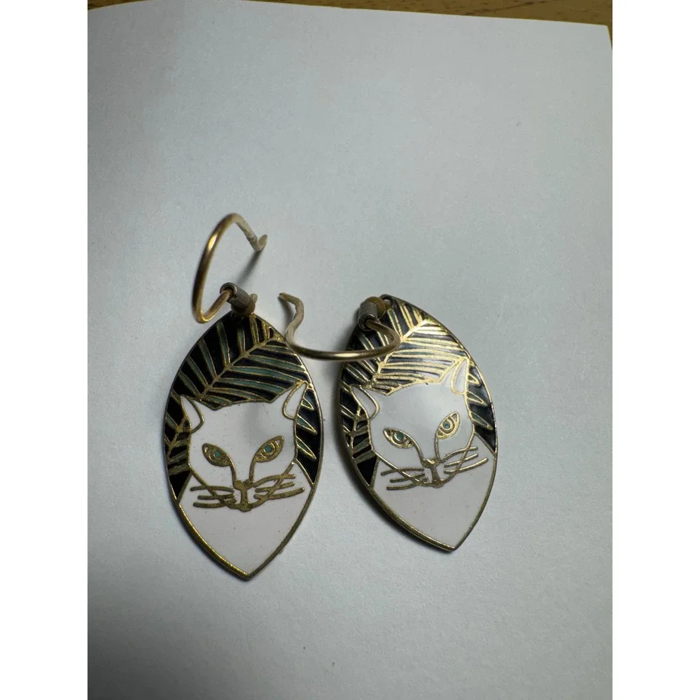 Discovery Gold Tone Enamel White Cat Dangle Earrings French Hook Boho Feline